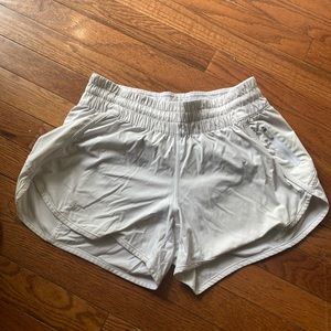 Lulu lemon Tracker 4” shorts